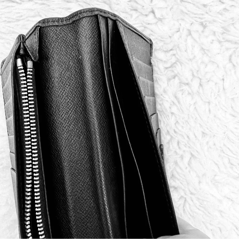 Louis Vuitton Portefeuille Taiga M32572 Black Leather SP4182 Unisex Long Wallet